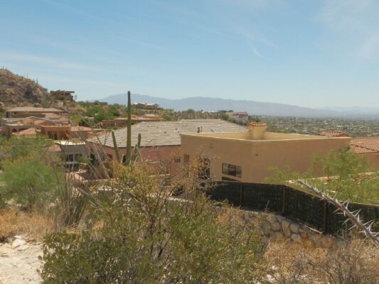 North Tucson housing right up to wilderness boundary
