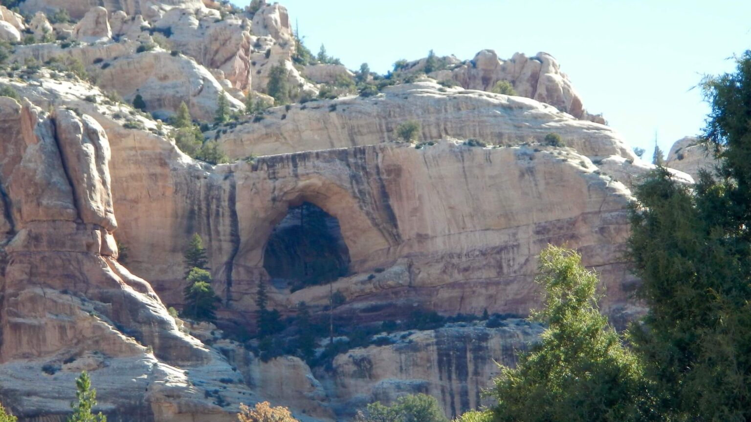 Dark Canyon Wilderness, Peavine Arch, May